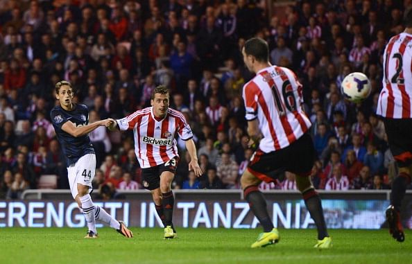 Adnan Januzaj scores during the Barclays Premier League match between Sunderland and Manchester United at the Stadium of Light on October 5, 2013 in Sunderland, England. (Getty Images)